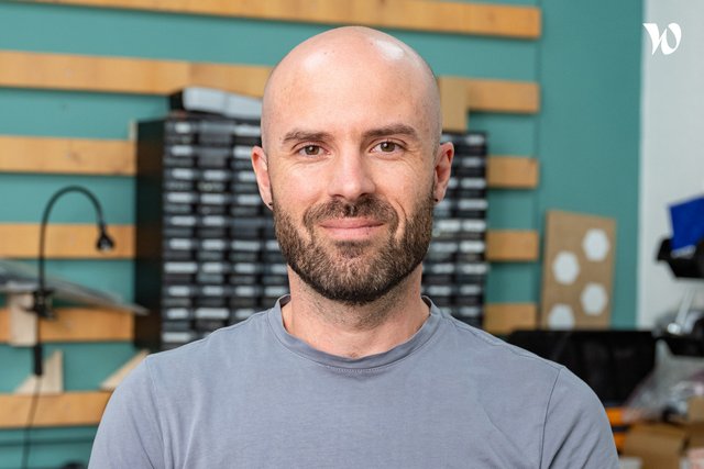 Rencontrez Simon, Responsable supply chain - Pollen Robotics